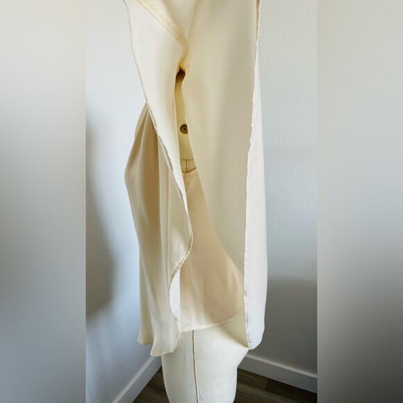 BCBGeneration - One Shoulder Flowy Top size XXS - Picture 3 of 7